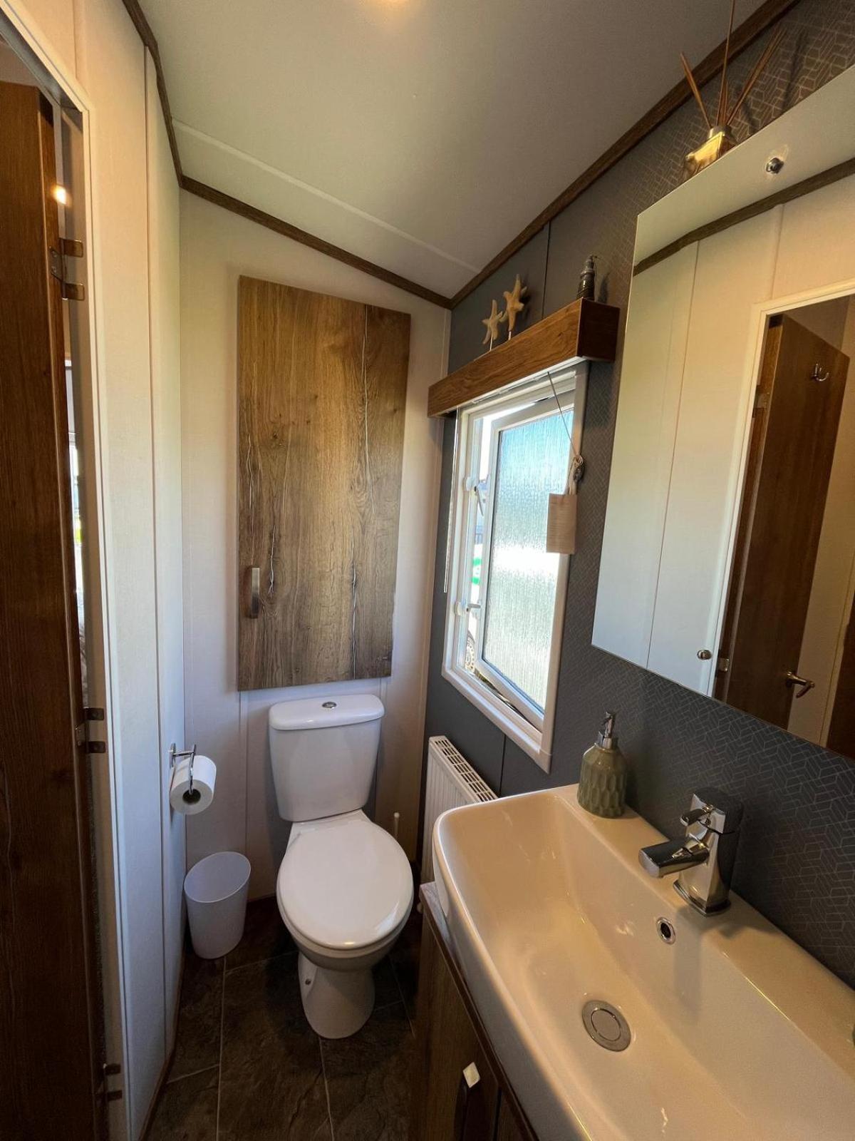 Visma Caravan Llanddwywe Экстерьер фото