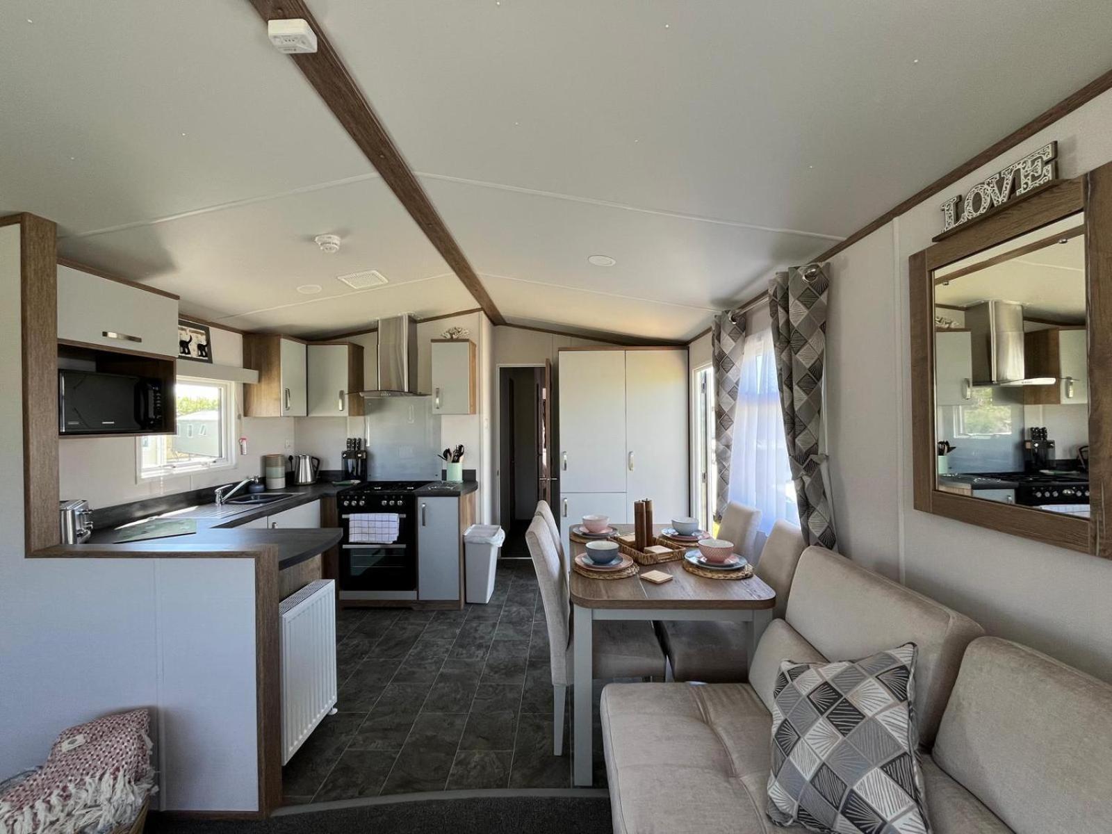 Visma Caravan Llanddwywe Экстерьер фото