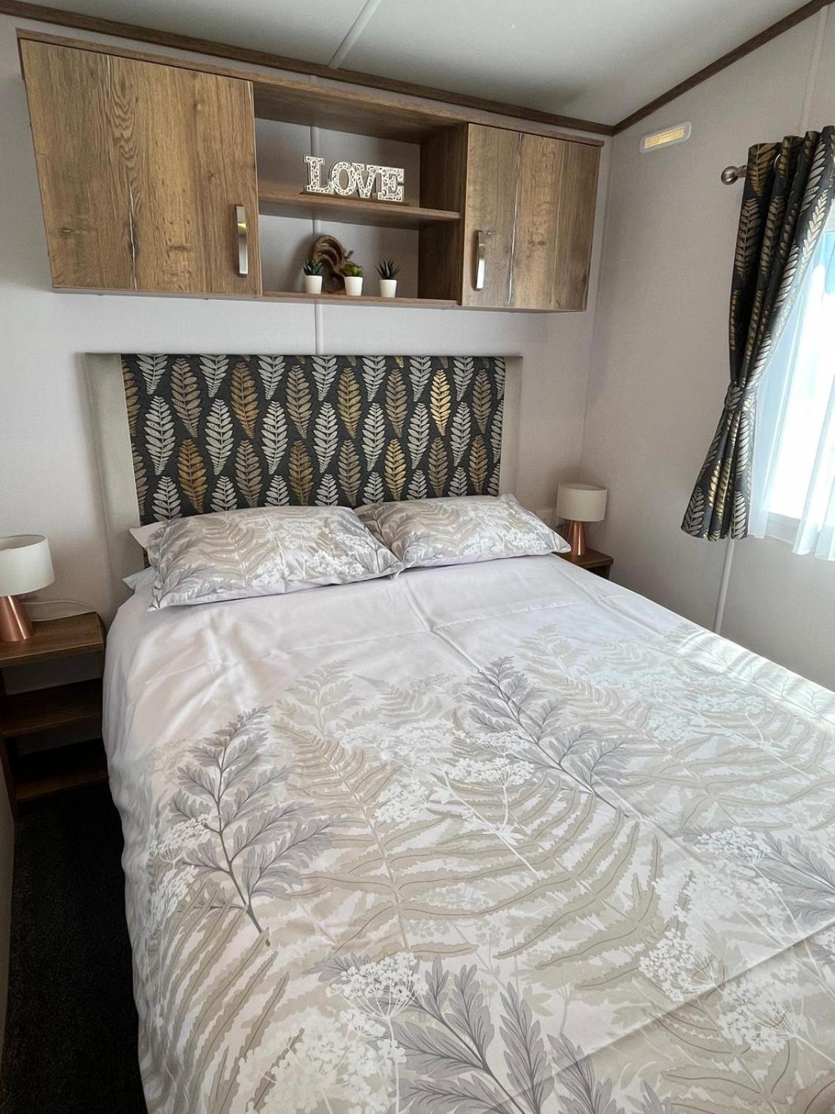 Visma Caravan Llanddwywe Экстерьер фото