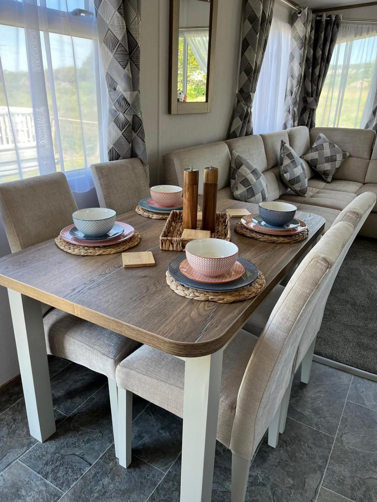 Visma Caravan Llanddwywe Экстерьер фото