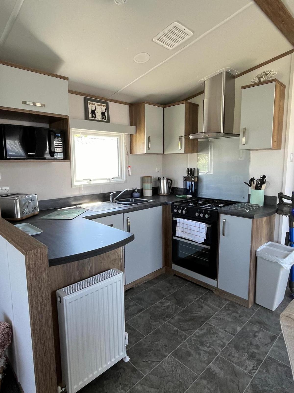 Visma Caravan Llanddwywe Экстерьер фото