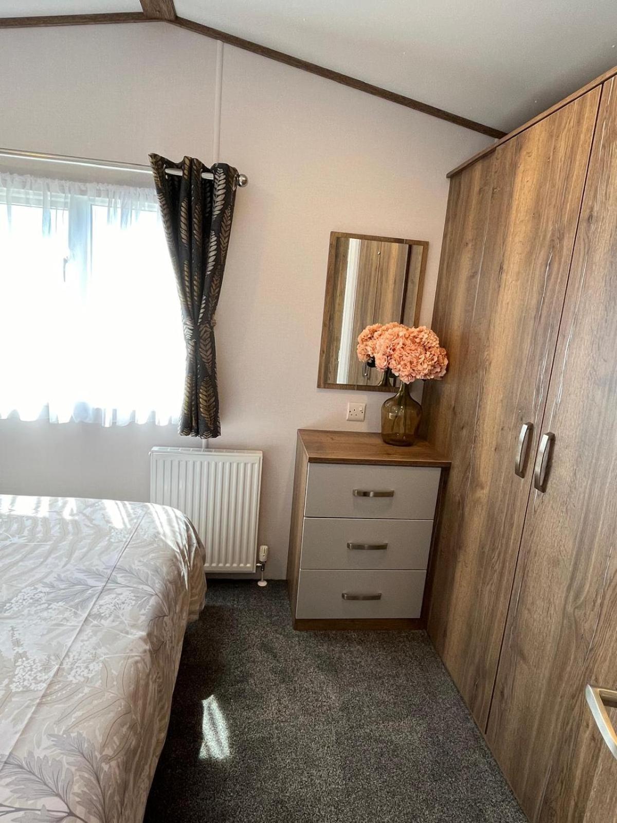 Visma Caravan Llanddwywe Экстерьер фото