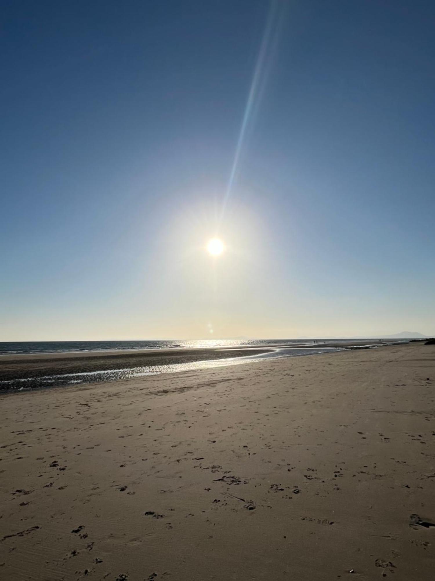 Visma Caravan Llanddwywe Экстерьер фото