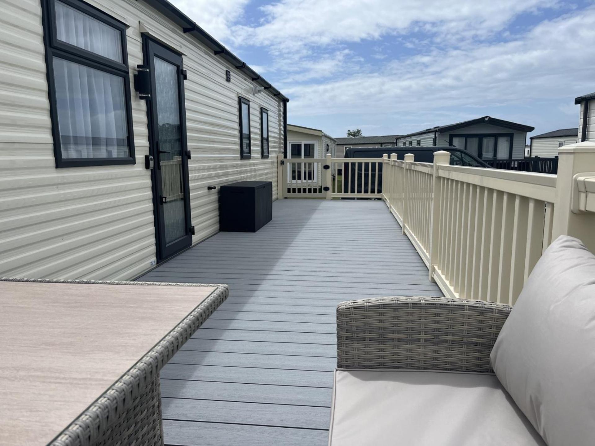 Visma Caravan Llanddwywe Экстерьер фото